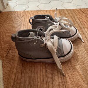 Converse Infant Boys Size 5 Chuck Taylor All Star Street Mid Top Grey/White